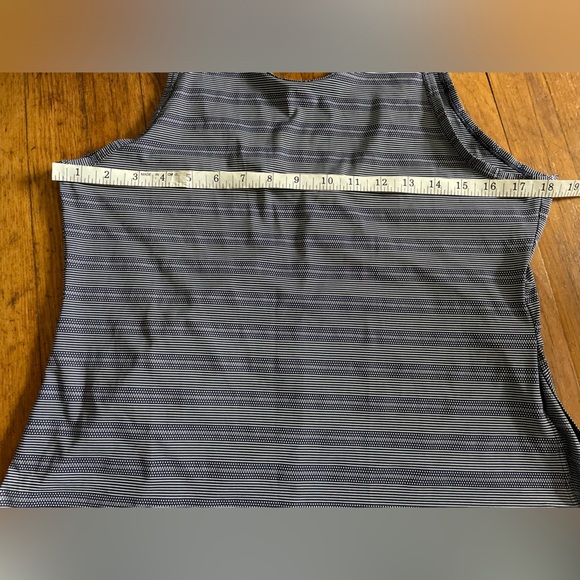 Women’s athleta tank top size M open side for knot tie Pilates athleisure yoga - Picture 6 of 8
